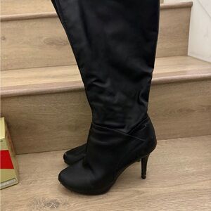 Elegant Black Knee-High Women's Boots